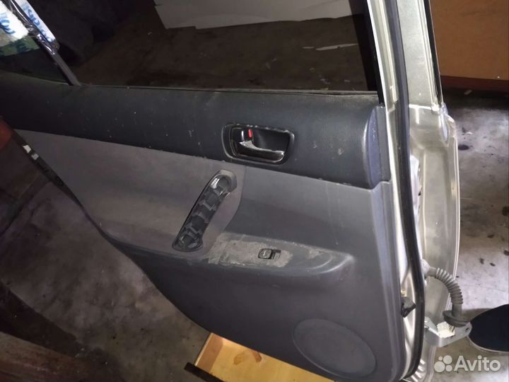 Дверь боковая