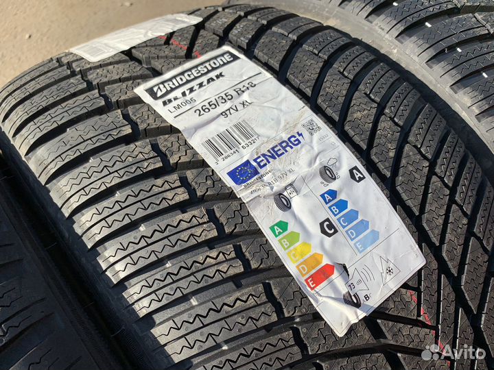 Bridgestone Blizzak LM-005 265/35 R18 и 245/40 R18