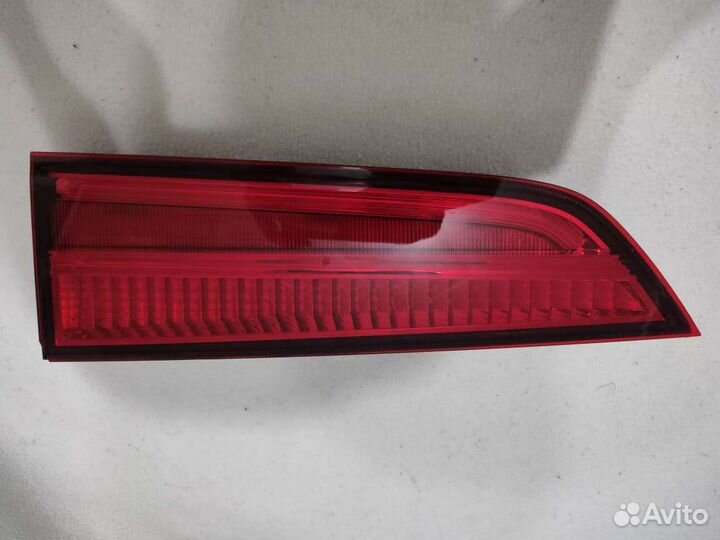 Фонарь левый в крышку багажника Honda Pilot 3