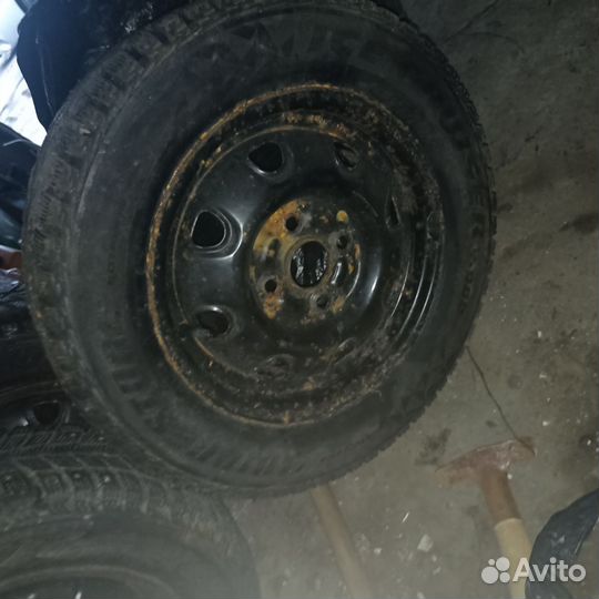 Bridgestone Ice Cruiser 5000 175/13.5 R13 20M