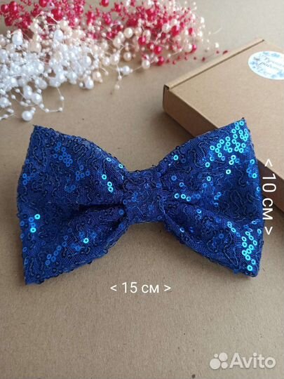 Бант с пайетками на заколке