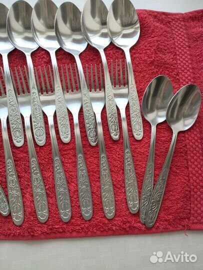 Столовые приборы набором