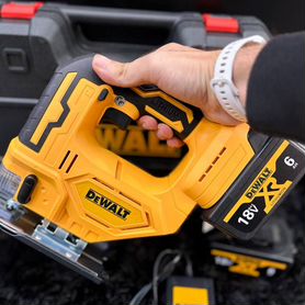 Лобзик DeWalt аккумуляторный в кейсе 18V