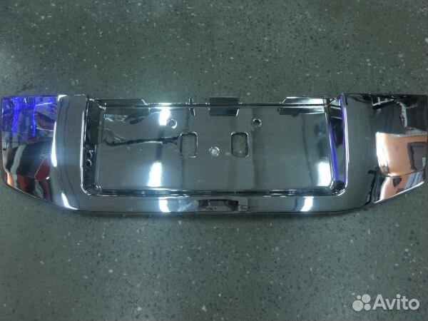 Накладка на крышку багажника Toyota Land Cruise