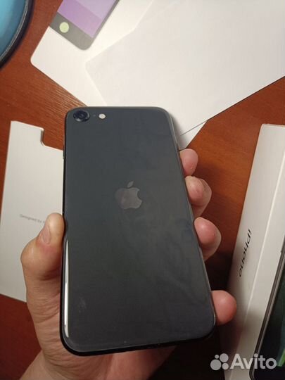 Телефон iPhone se 2020