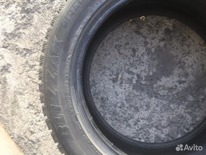 Bridgestone Blizzak Spike-01 235/55 R18