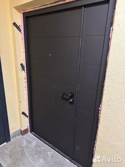 Дверь входная в тамбур