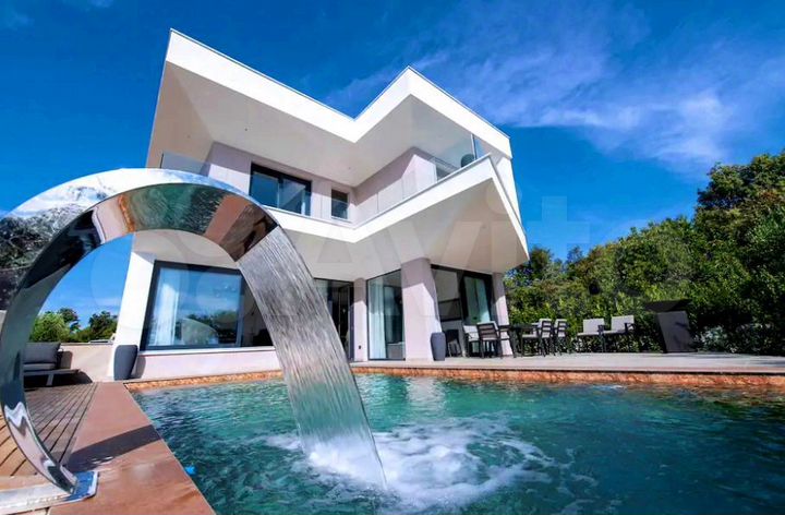 Дом 146 м² на участке 6 сот.