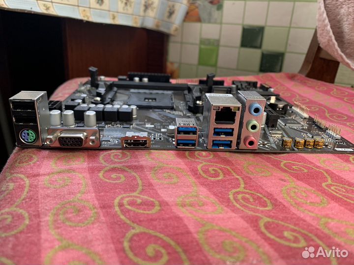 Материнская плата AM4