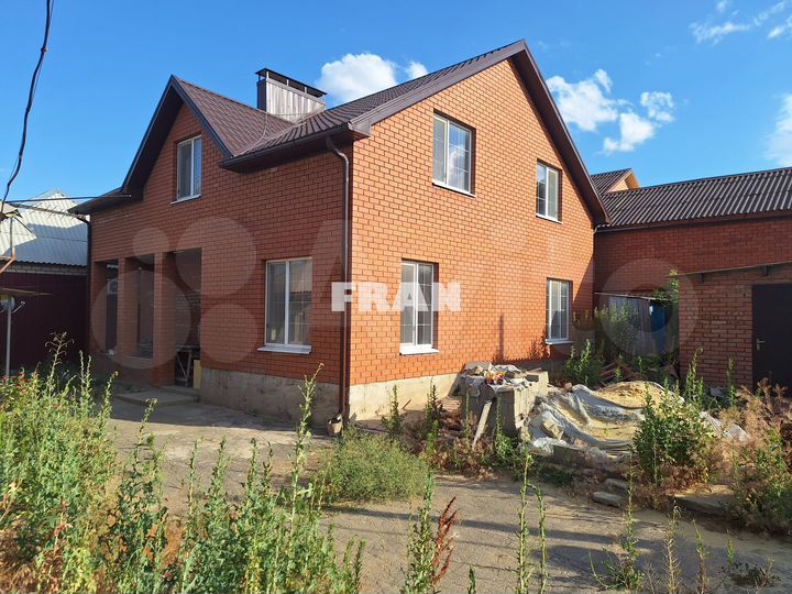 Дом 184 м² на участке 5 сот.