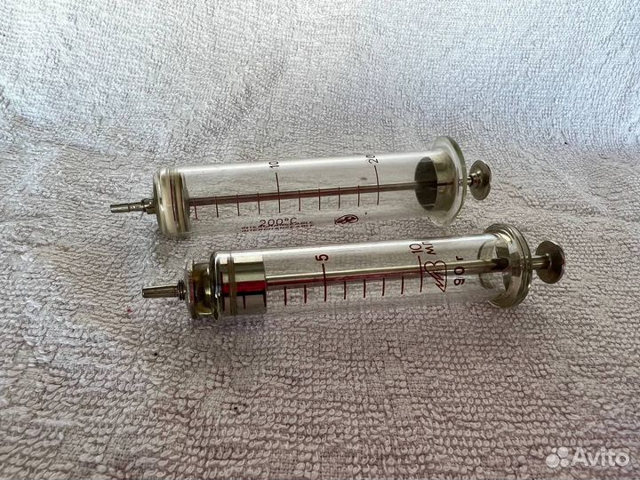 Шприцы с иглами