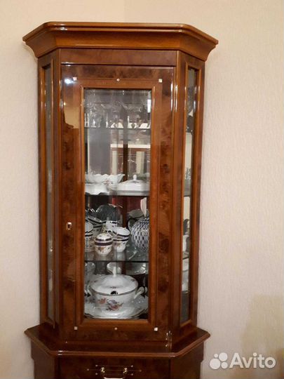 Витрина угловая Gretta Италия массив