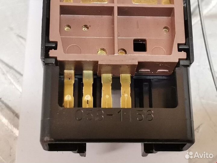 Кнопка аварийной сигнализации Mazda B-Series