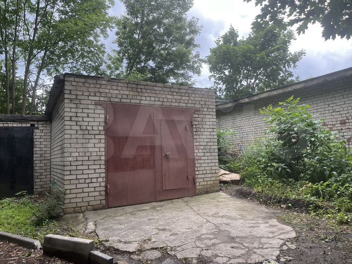 Гараж, > 30 м²