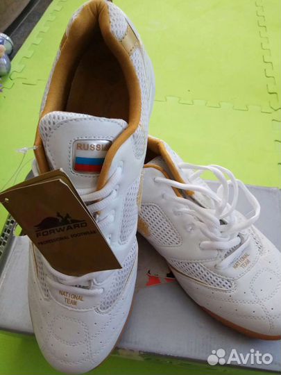 Кроссовки Forward
