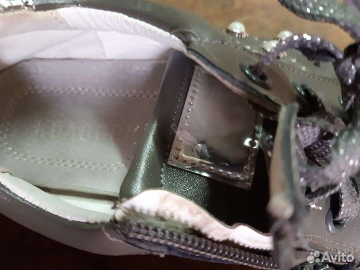 Кроссовки для девочки