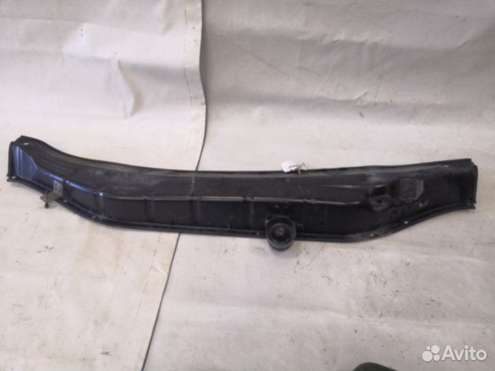 Решетка под лобовое стекло Toyota Harrier MCU15W