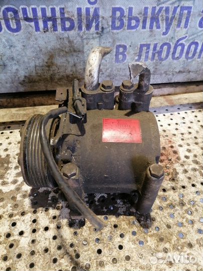 Компрессор кондиционера Mitsubishi Carisma