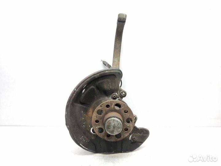 Кулак передний левый Mercedes-Benz E-Класс