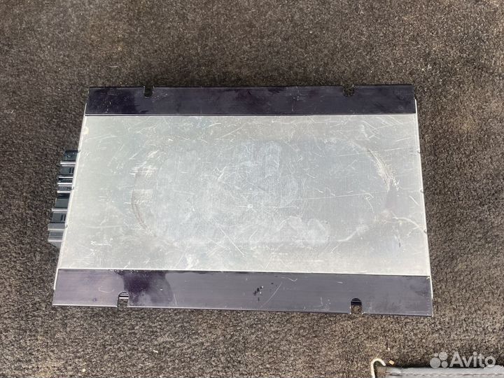 VW Touareg Усилитель Отправка