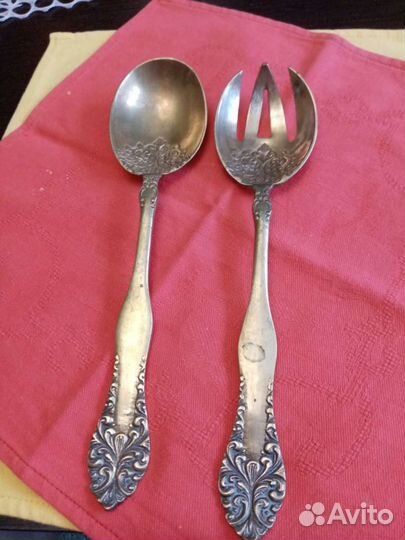 Столовые приборы-ножи-вилки