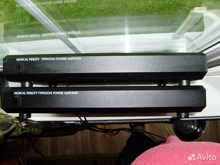 Два усилителя Musical Fidelity Typhoon