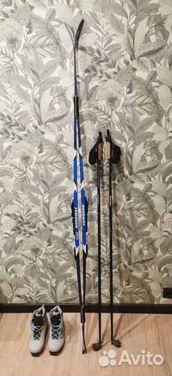 Беговые лыжи палки ботинки