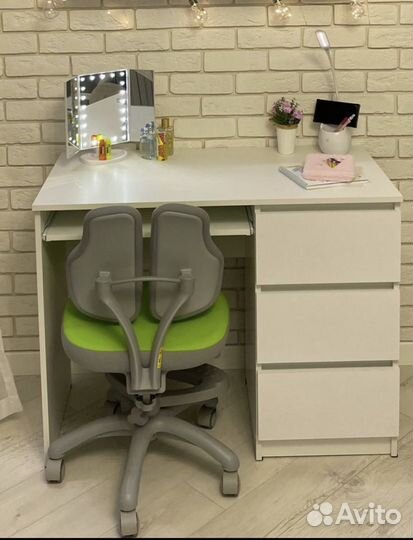 Стол письменный новый