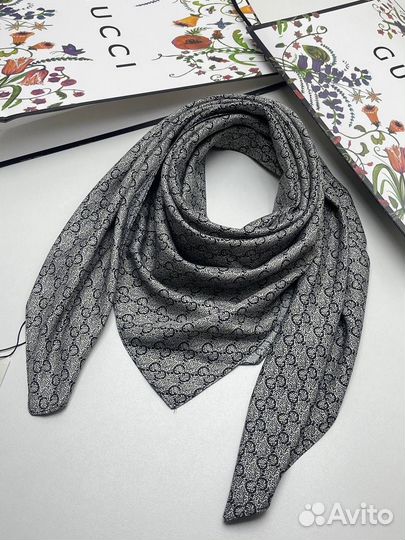 Шелковый платок Gucci