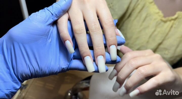 Модель на маникюр