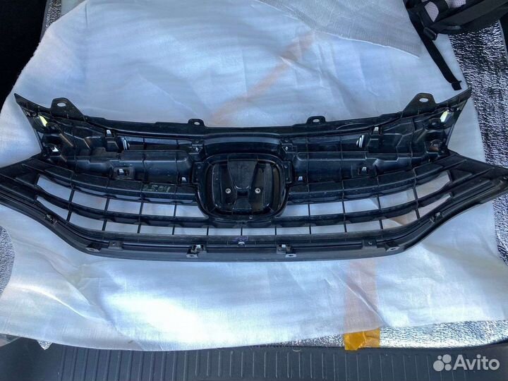 Решетка радиатора Honda Shuttle GP7