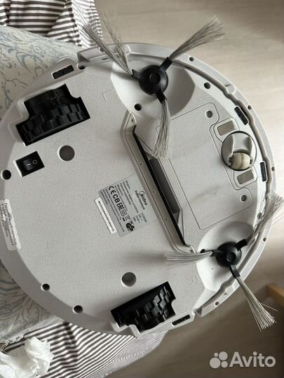 Робот пылесос midea