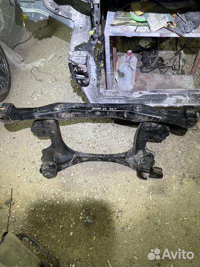 Передний подрамник Lexus GS350
