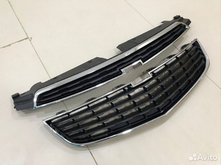 Решетка радиатора (низ) Chevrolet Cruze 2012-2016