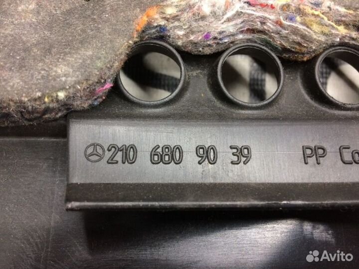 Накладка панели правая Mercedes-Benz E-Class W210