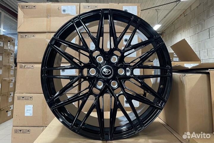 Кованые диски на Toyota Seqouoia R22