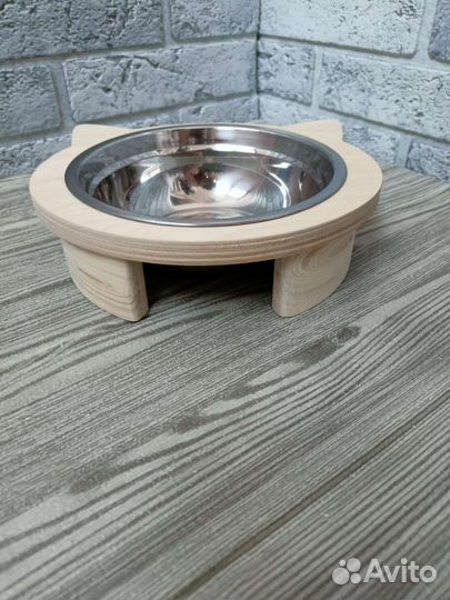 Миска на подставке