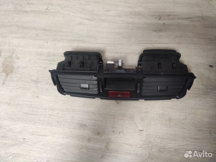 Центральный дефлектор Mitsubishi Lancer 9