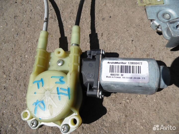 Стеклоподъемник передний правый Рено Меган 2