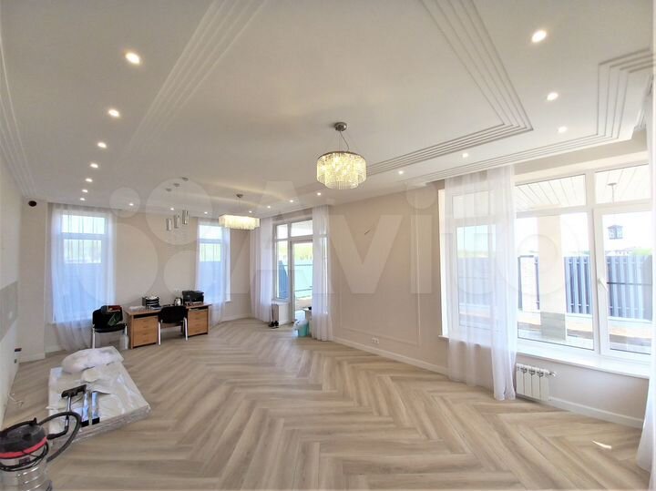 Коттедж 220 м² на участке 8 сот.