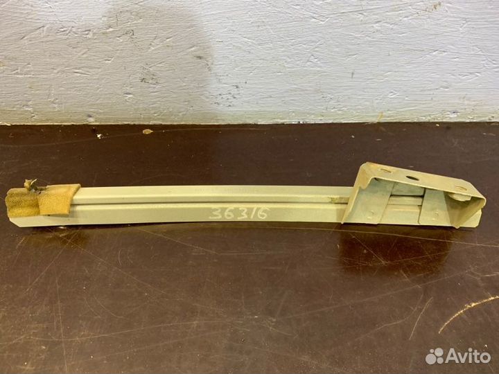 Направляющая стекла двери передняя правая Renault