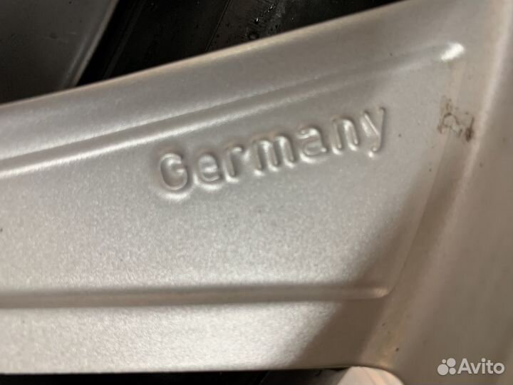 Оригинальный комплект на Volkswagen Tiguan R18