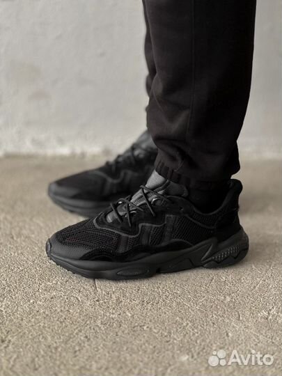 Кроссовки Adidas ozweego