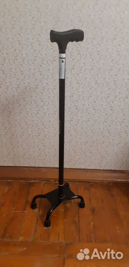 Трость четырехопорная для ходьбы