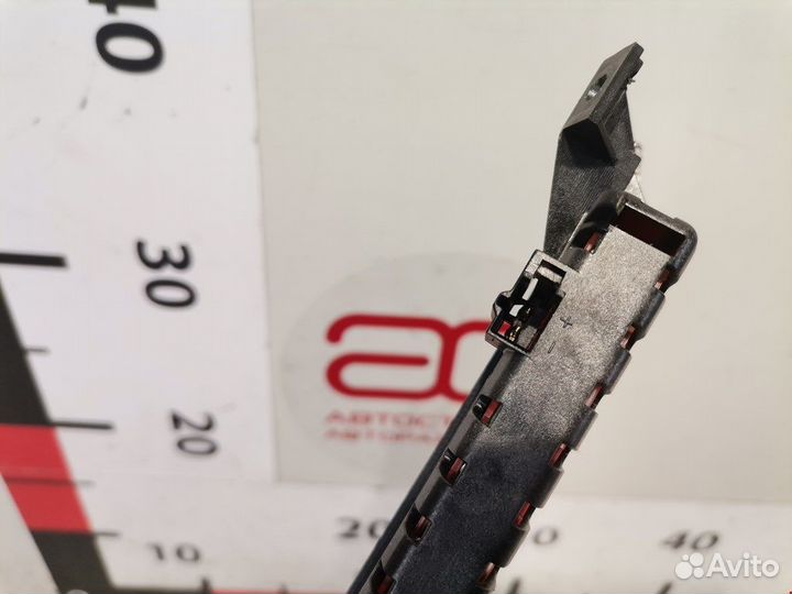 Фонарь задний (стоп сигнал) для Volkswagen Golf 4