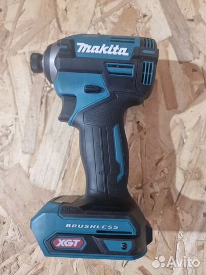 Аккумуляторный винтоверт XGT Makita TD003GZ