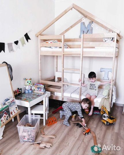 Детская кровать двухъярусная Особая