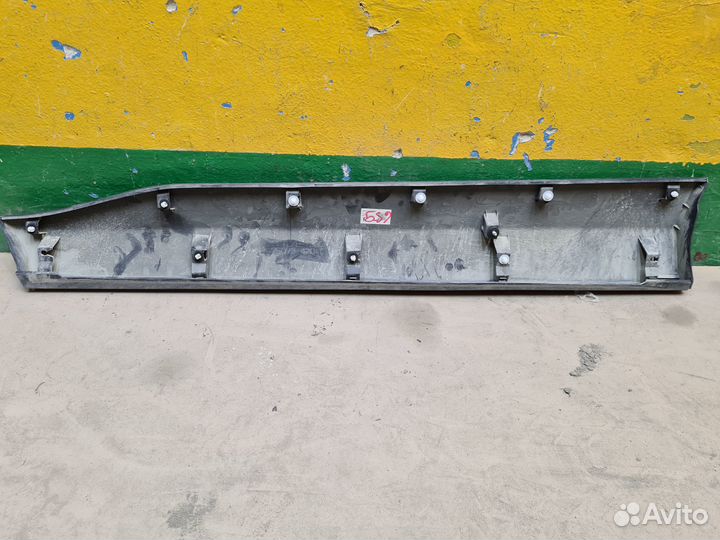 Накладка двери передняя правая Toyota Rav4