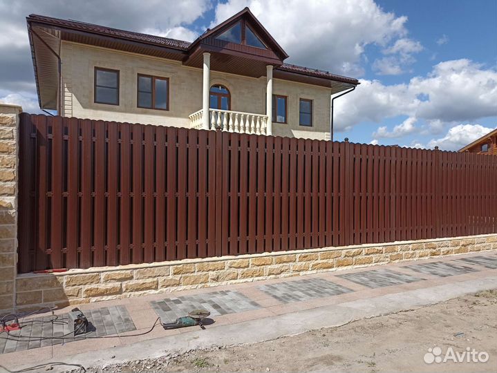 Установка крепких заборов