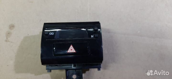 Кнопка аварийной остановки Toyota Fortuner 2